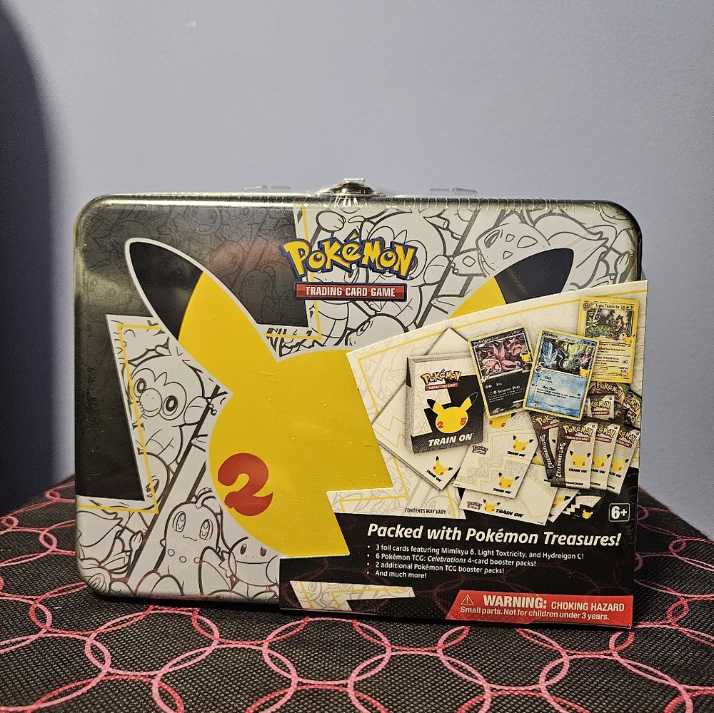 Pokemon Celebrations Collector Chest